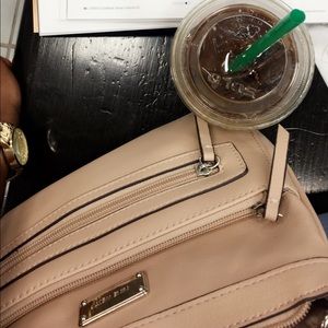 Meet your Posher, Brisia